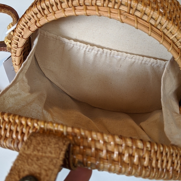 Round Rattan Crossbody / Shoulder Bag - Picture 4 of 6